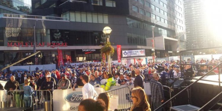 Fan zone and bars near the Air